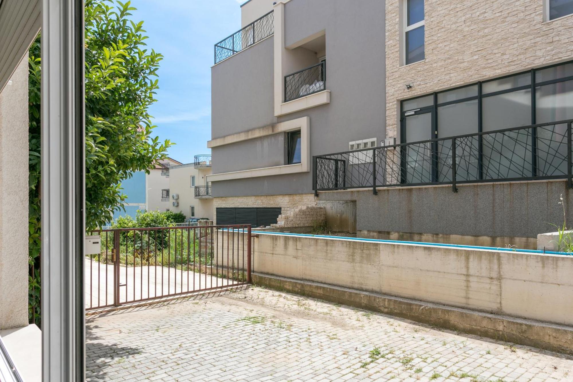 Apartments With A Parking Space Kastel Stafilic, Kastela - 20926 Exterior photo